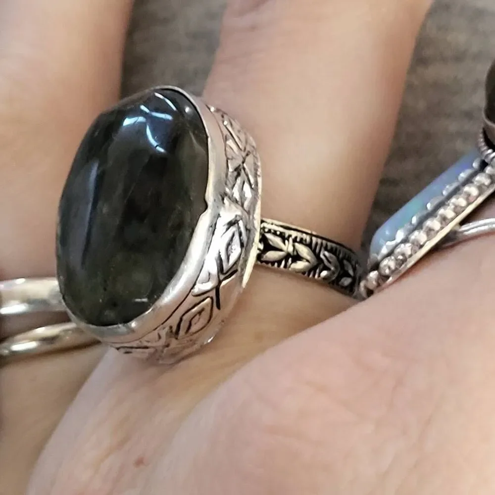 Size 8.5 silver striated labradorite ring